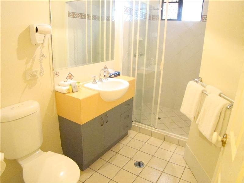 17/255 Lake Street, Cairns North QLD 4870