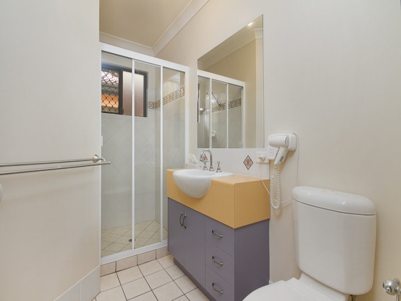 38/255 Lake Street, Cairns QLD 4870