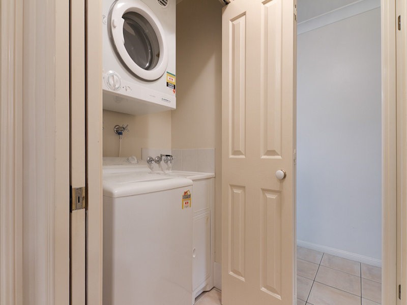 38/255 Lake Street, Cairns QLD 4870