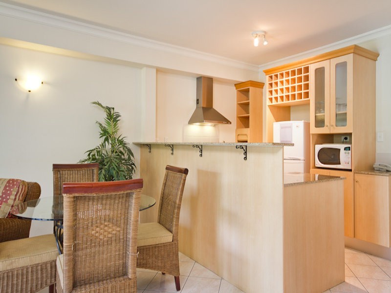 1416/2 Greenslopes Street, Cairns North QLD 4870