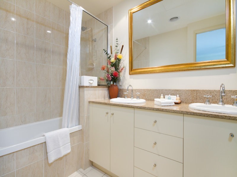 1416/2 Greenslopes Street, Cairns North QLD 4870