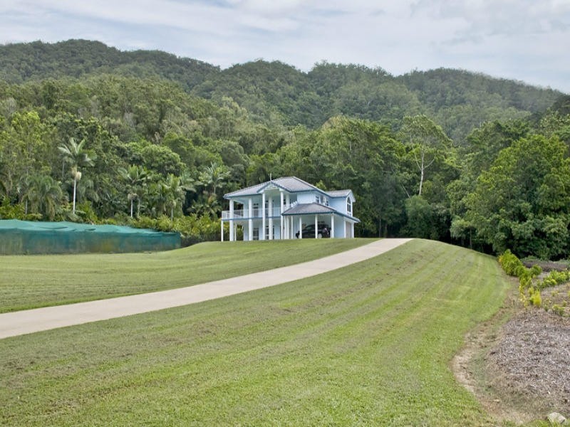 26-28 Woodridge Close, Redlynch QLD 4870