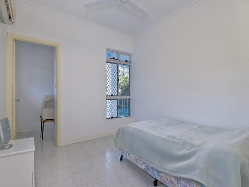 26-28 Woodridge Close, Redlynch QLD 4870