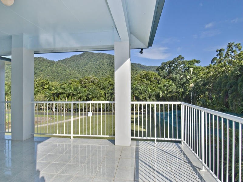 26-28 Woodridge Close, Redlynch QLD 4870