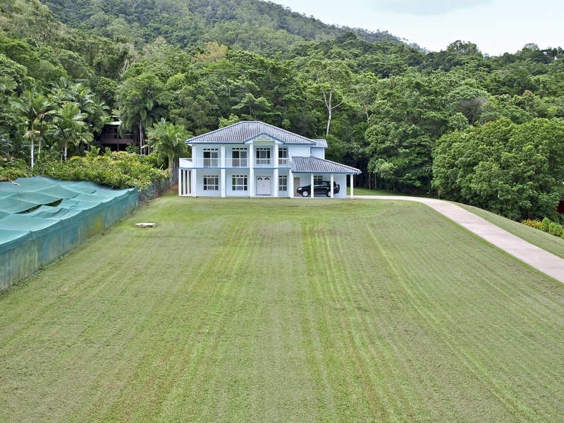 26-28 Woodridge Close, Redlynch QLD 4870