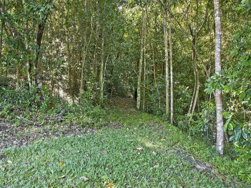 26-28 Woodridge Close, Redlynch QLD 4870