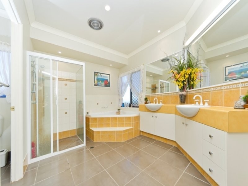 18 Rosella Close, Mount Sheridan QLD 4868