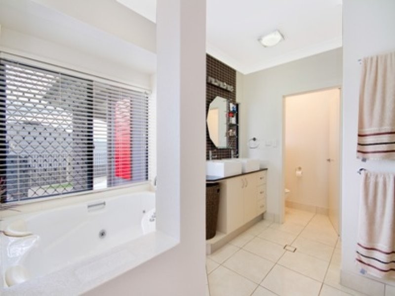 18 Sandover Close, Bentley Park QLD 4869