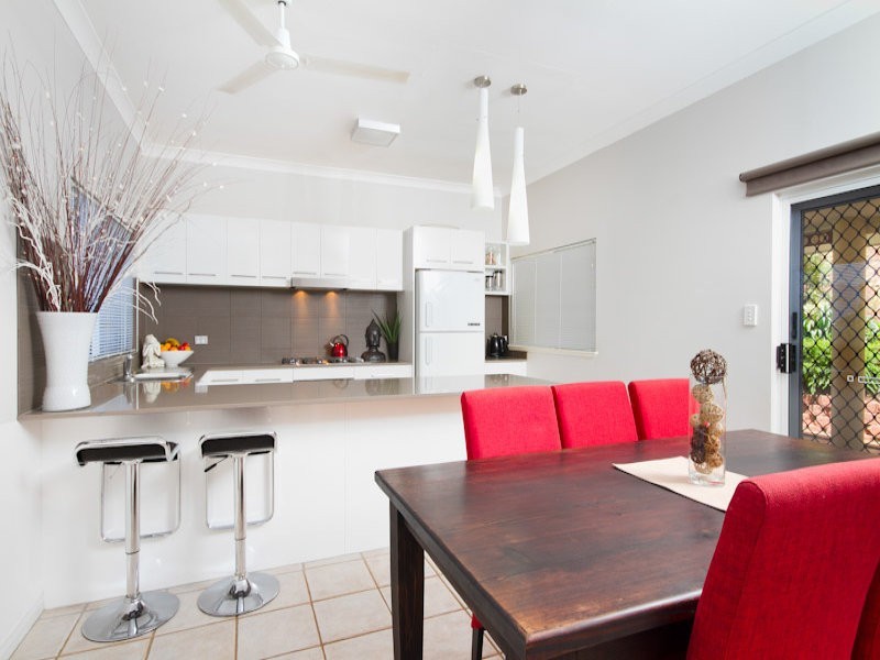 25 Jumna Close, Bentley Park QLD 4869