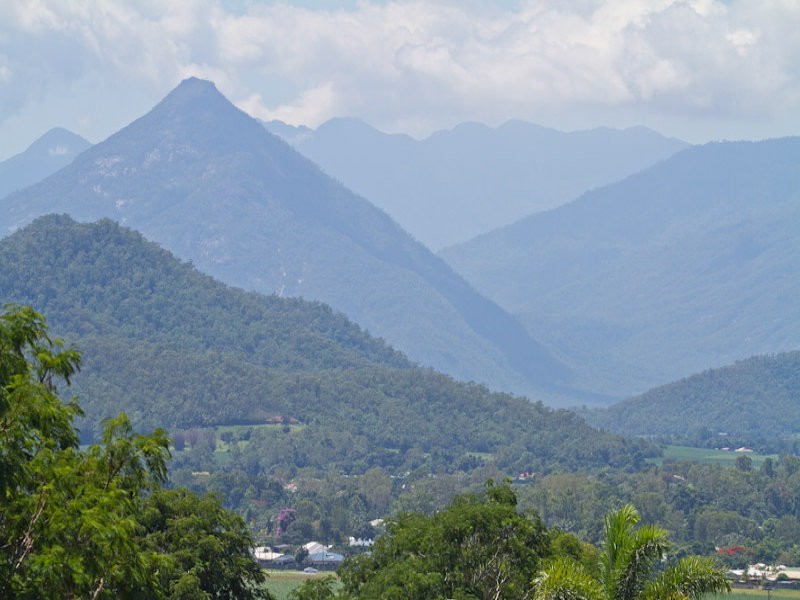 25 Jumna Close, Bentley Park QLD 4869