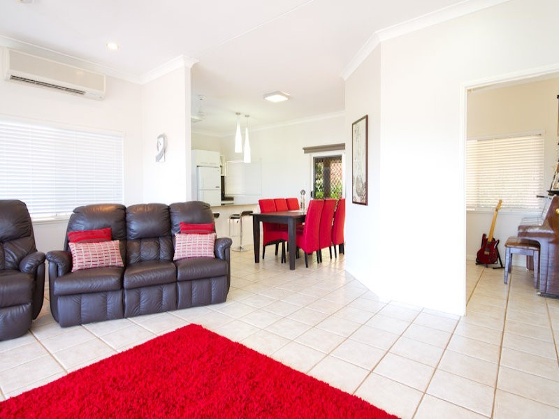 25 Jumna Close, Bentley Park QLD 4869