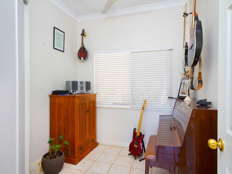25 Jumna Close, Bentley Park QLD 4869