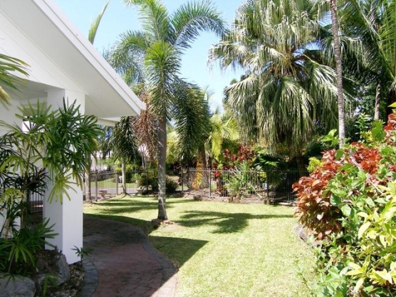 8 Ilse Close, Clifton Beach QLD 4879