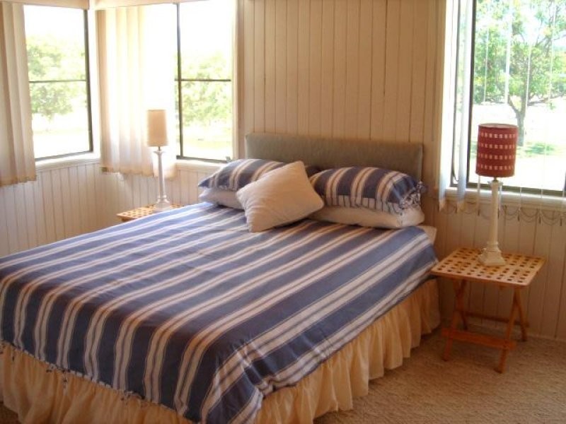 4-8 Greenacres Close, White Rock QLD 4868