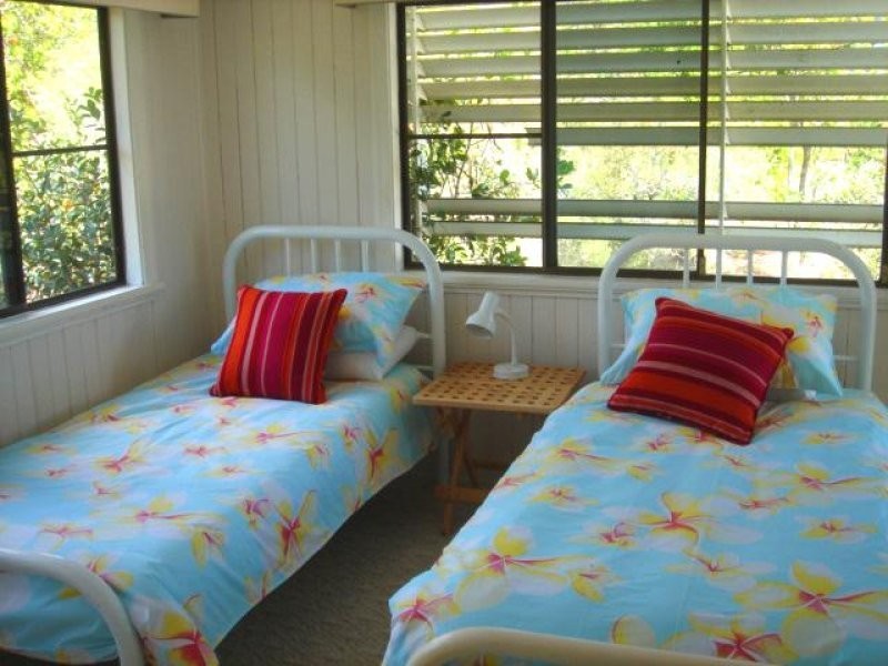 4-8 Greenacres Close, White Rock QLD 4868