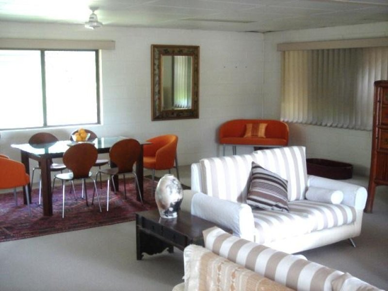 4-8 Greenacres Close, White Rock QLD 4868