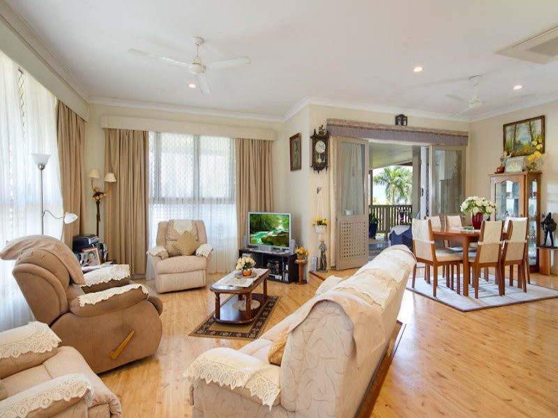 1 Rosemont Court, Mooroobool QLD 4870