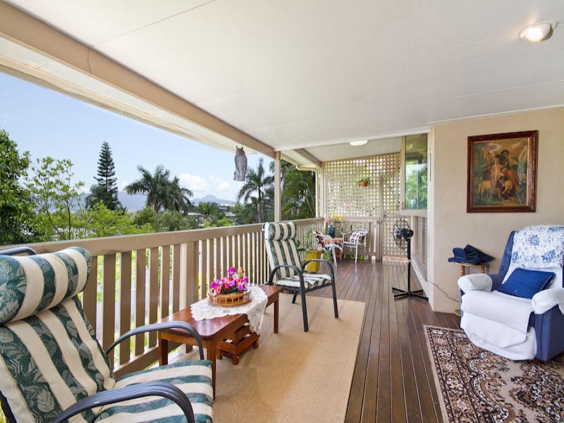 1 Rosemont Court, Mooroobool QLD 4870