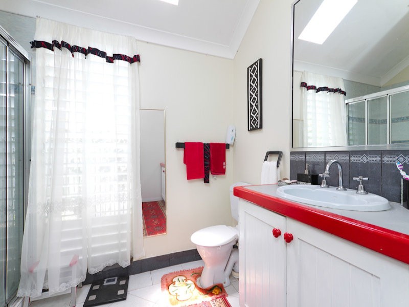 1 Rosemont Court, Mooroobool QLD 4870