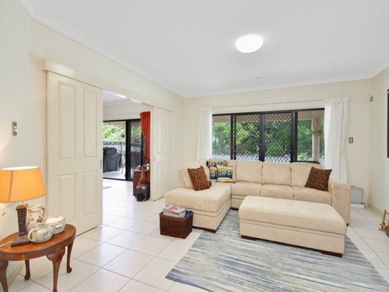 33 Goodsell Dr, Bentley Park QLD 4869