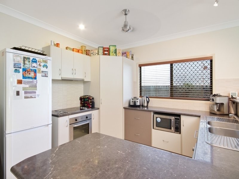 33 Goodsell Dr, Bentley Park QLD 4869