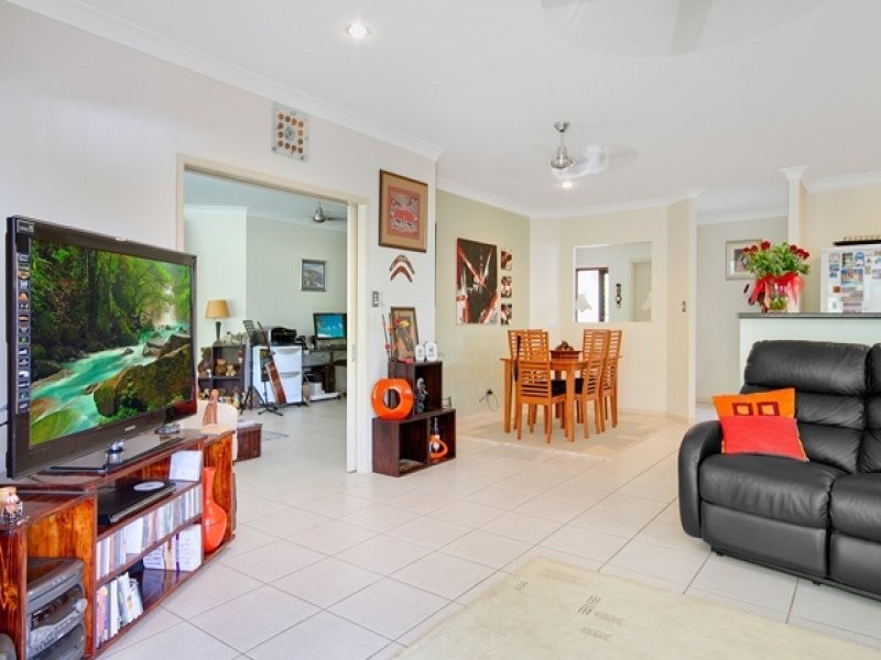 33 Goodsell Dr, Bentley Park QLD 4869