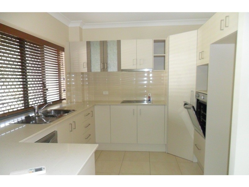Manoora QLD 4870