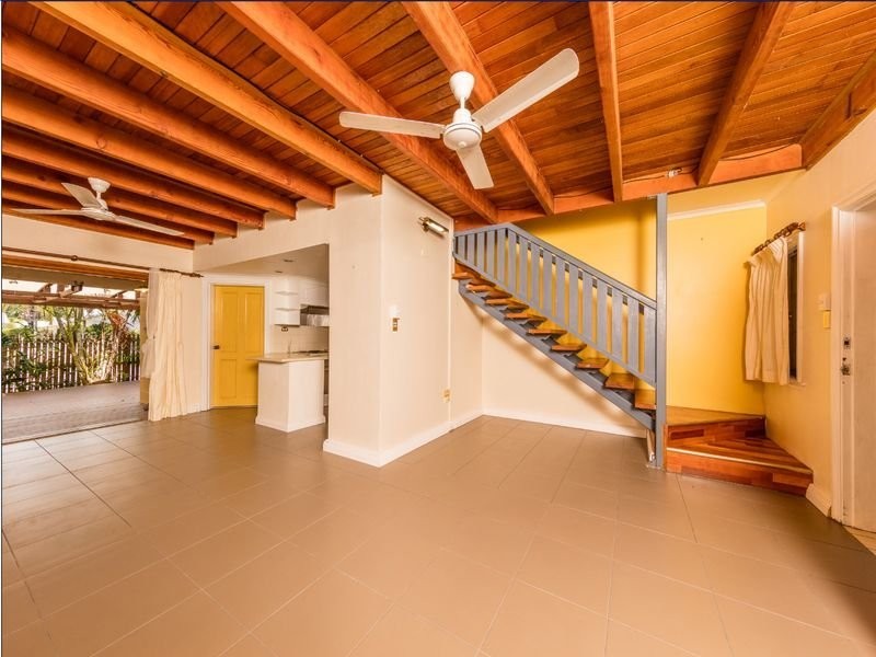 18/404 McCoombe Street, Mooroobool QLD 4870