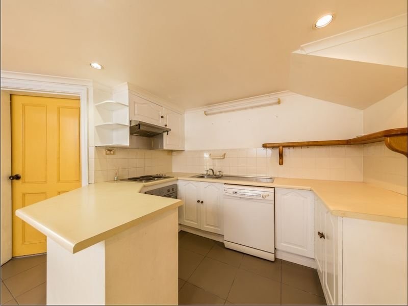 18/404 McCoombe Street, Mooroobool QLD 4870