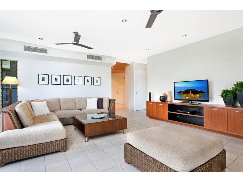 19/6 Cedar Road, Palm Cove QLD 4879