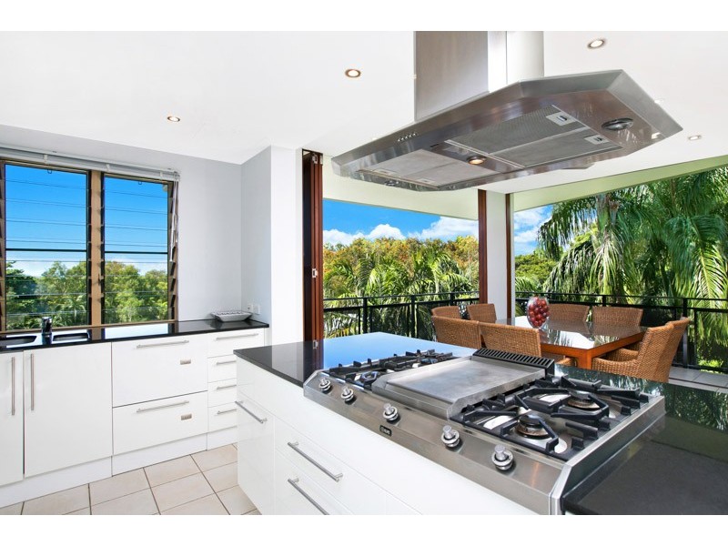 19/6 Cedar Road, Palm Cove QLD 4879