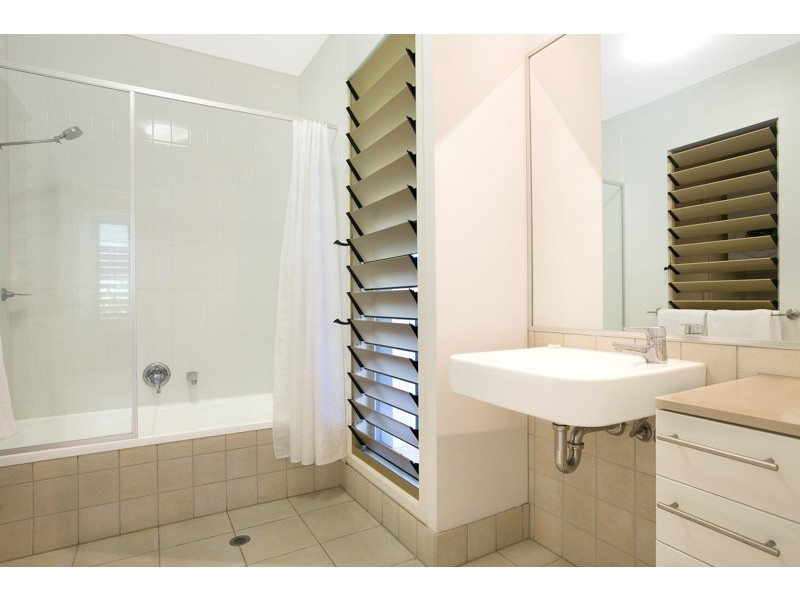 19/6 Cedar Road, Palm Cove QLD 4879