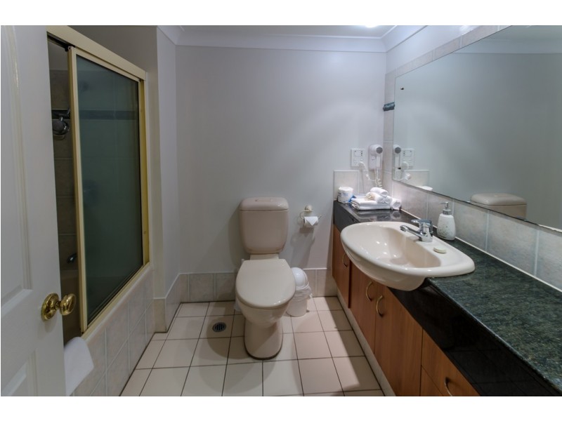 23/233 Esplanade, Cairns North QLD 4870