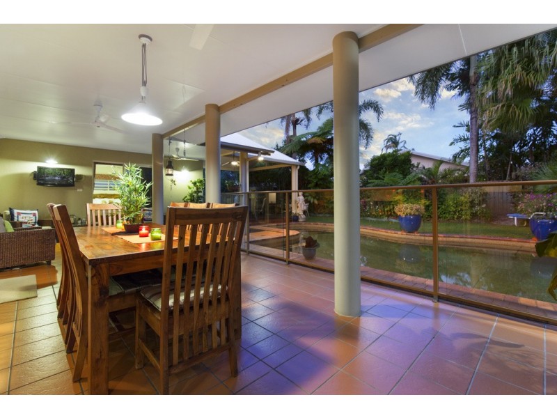 14 Thais Street, Palm Cove QLD 4879