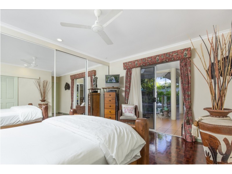 14 Thais Street, Palm Cove QLD 4879