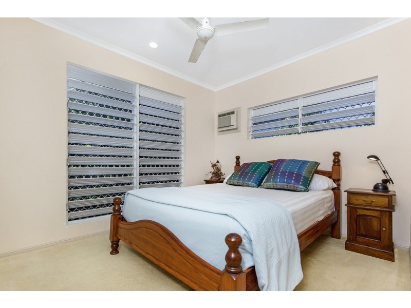 14 Thais Street, Palm Cove QLD 4879