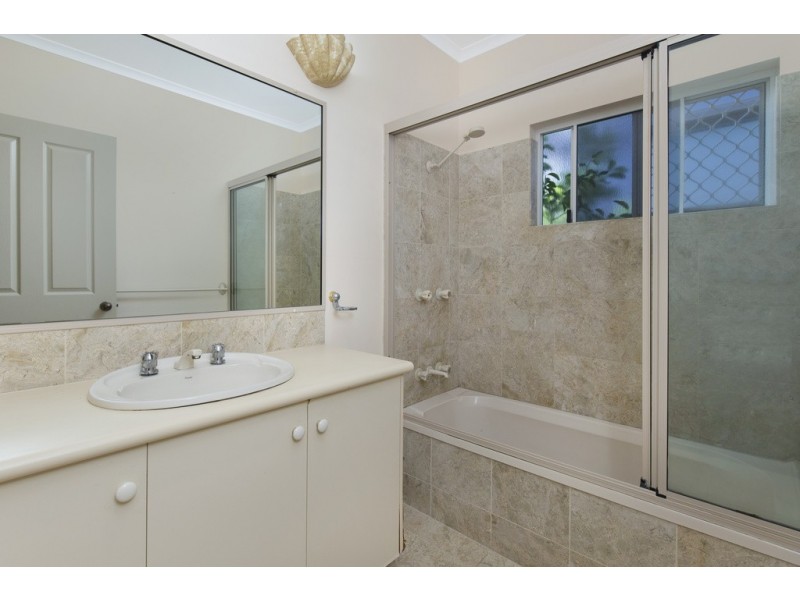 14 Thais Street, Palm Cove QLD 4879