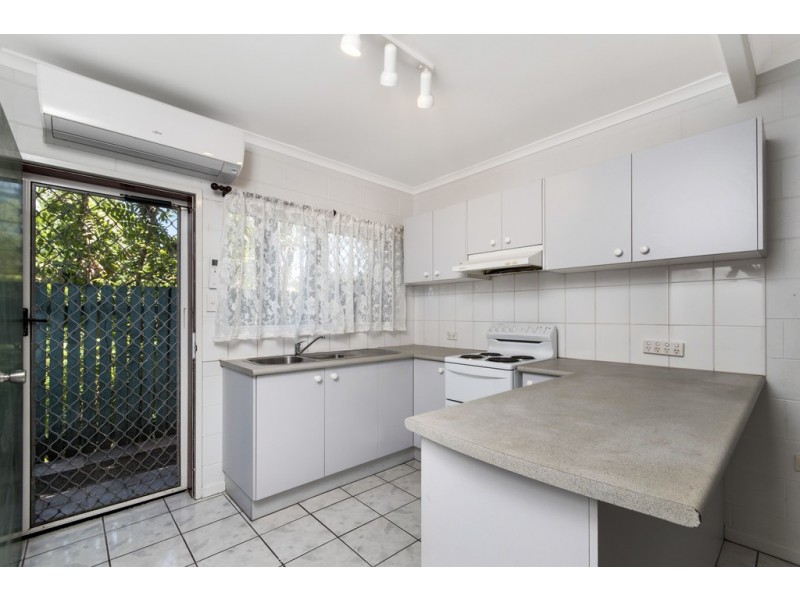 4/126 Pease Street, Manoora QLD 4870