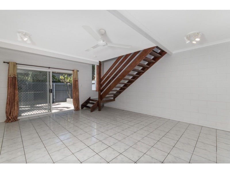 4/126 Pease Street, Manoora QLD 4870