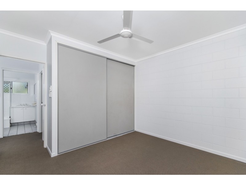 4/126 Pease Street, Manoora QLD 4870