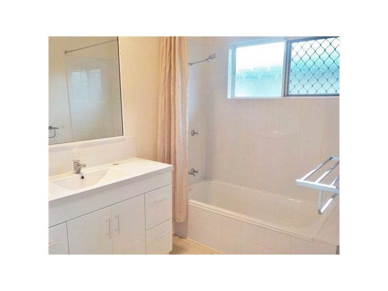 Bentley Park QLD 4869