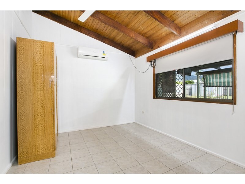 30 Shannon Drive, Woree QLD 4868