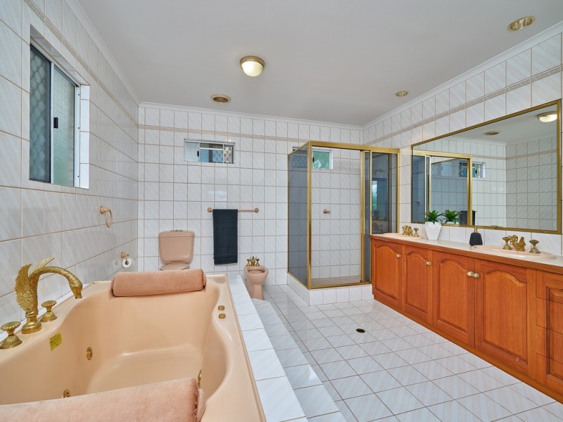 52 Sydney Street, Bayview Heights QLD 4868