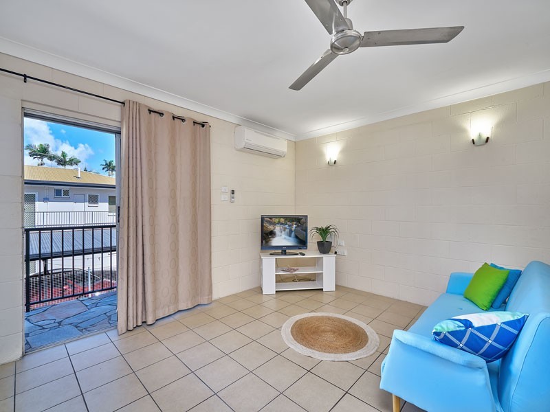 8/120 Greenslopes Street, Edge Hill QLD 4870
