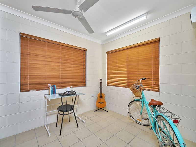 8/120 Greenslopes Street, Edge Hill QLD 4870