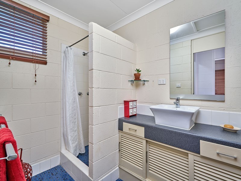 8/120 Greenslopes Street, Edge Hill QLD 4870