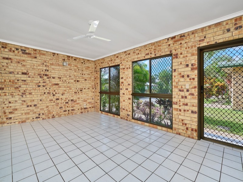 1 and 2/97A Jensen Street, Whitfield QLD 4870