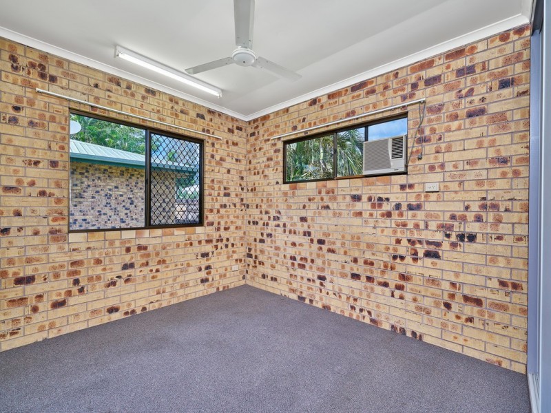 1 and 2/97A Jensen Street, Whitfield QLD 4870