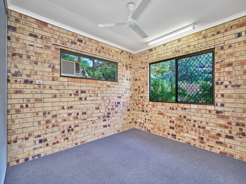 1 and 2/97A Jensen Street, Whitfield QLD 4870