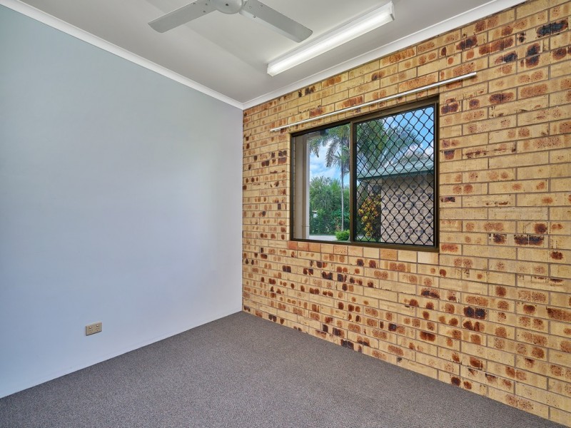 1 and 2/97A Jensen Street, Whitfield QLD 4870